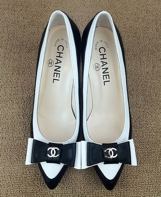 CHANEL Shallow mouth kitten heel Shoes Women--017